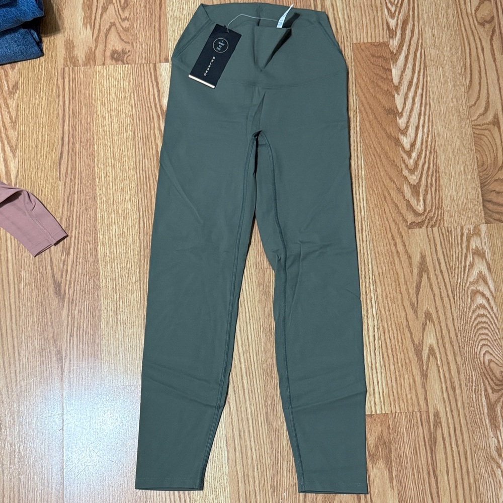 No front seam leggings